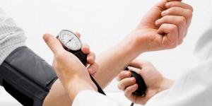 متى يكون ضغط الدم مرضيا ؟ طبيبة توضح