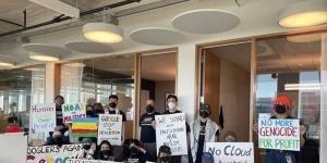 موظفون في "غوغل" يتظاهرون رفضا للعمل مع الكيان الصهيوني (فيديو)
