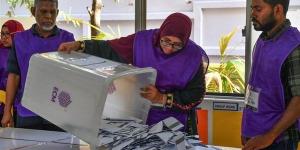مراكز الاقتراع بجزر المالديف تغلق أبوابها تمهيدا لفرز الأصوات في الانتخابات البرلمانية