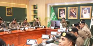 مدير الأمن العام يرأس اجتماع قيادة قوات أمن الحج