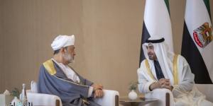 رئيس الإمارات وسُلطان عُمان يشهدان إعلان مذكرات تفاهم واتفاقيات بين البلدين