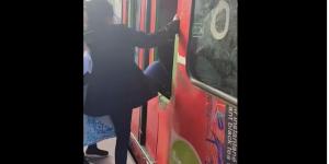 فيديو صعود مواطنين للمترو عبر بلّور الباب المكسور: شركة نقل تونس توضّح