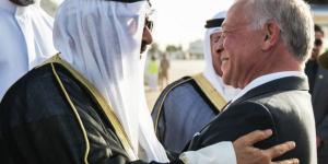 الملك في وداع أمير الكويت بعد اختتام زيارة دولة استمرت يومين