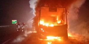 النيران تلتهم حافلة هندية .. والكشف عن مصير الركاب
