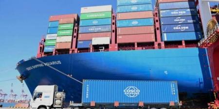 شركة برييطانية: اضطراب الشحن في البحر الأحمر يؤثر على إمدادات الملابس